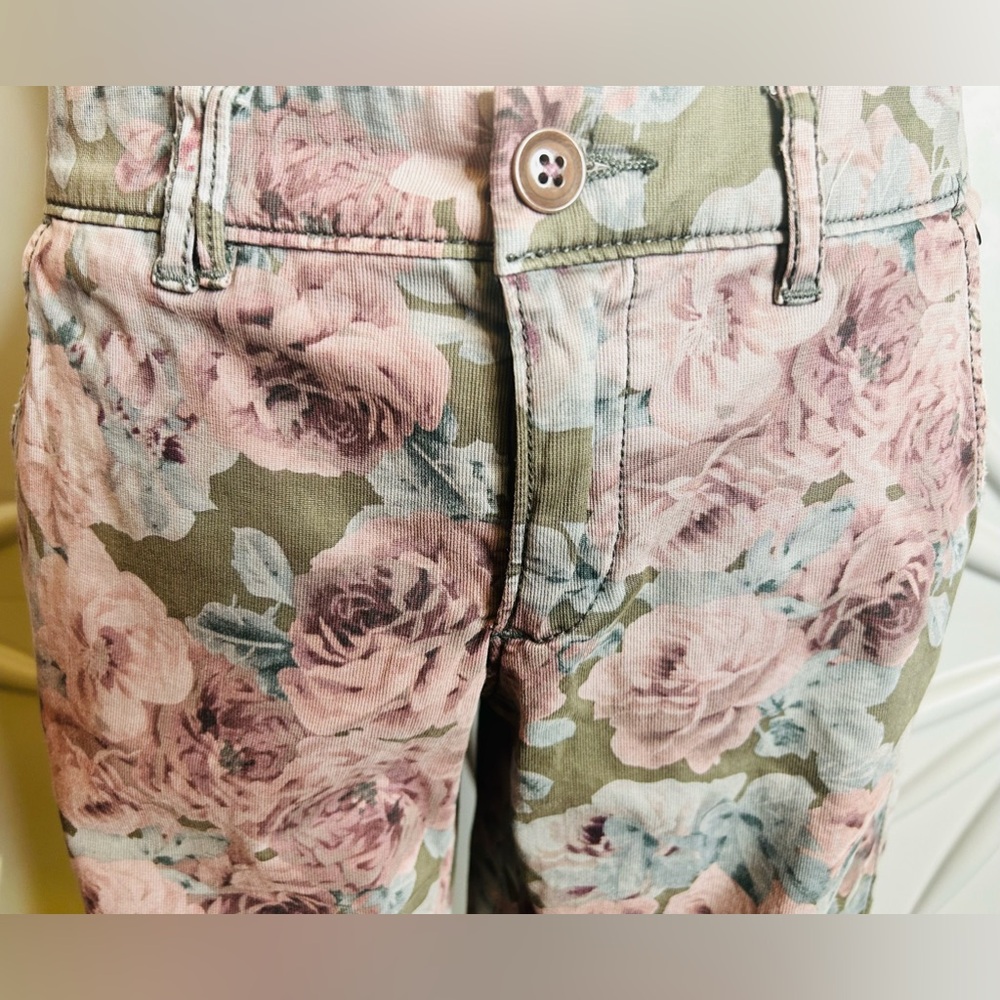EUC Pilcro SZ 27 olive green/lilac floral skinny 5-pocket jeans, waist 31”-33” - Picture 4 of 8